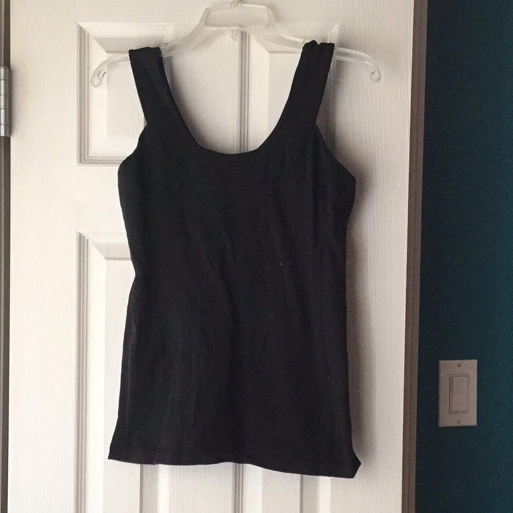 Lululemon black top